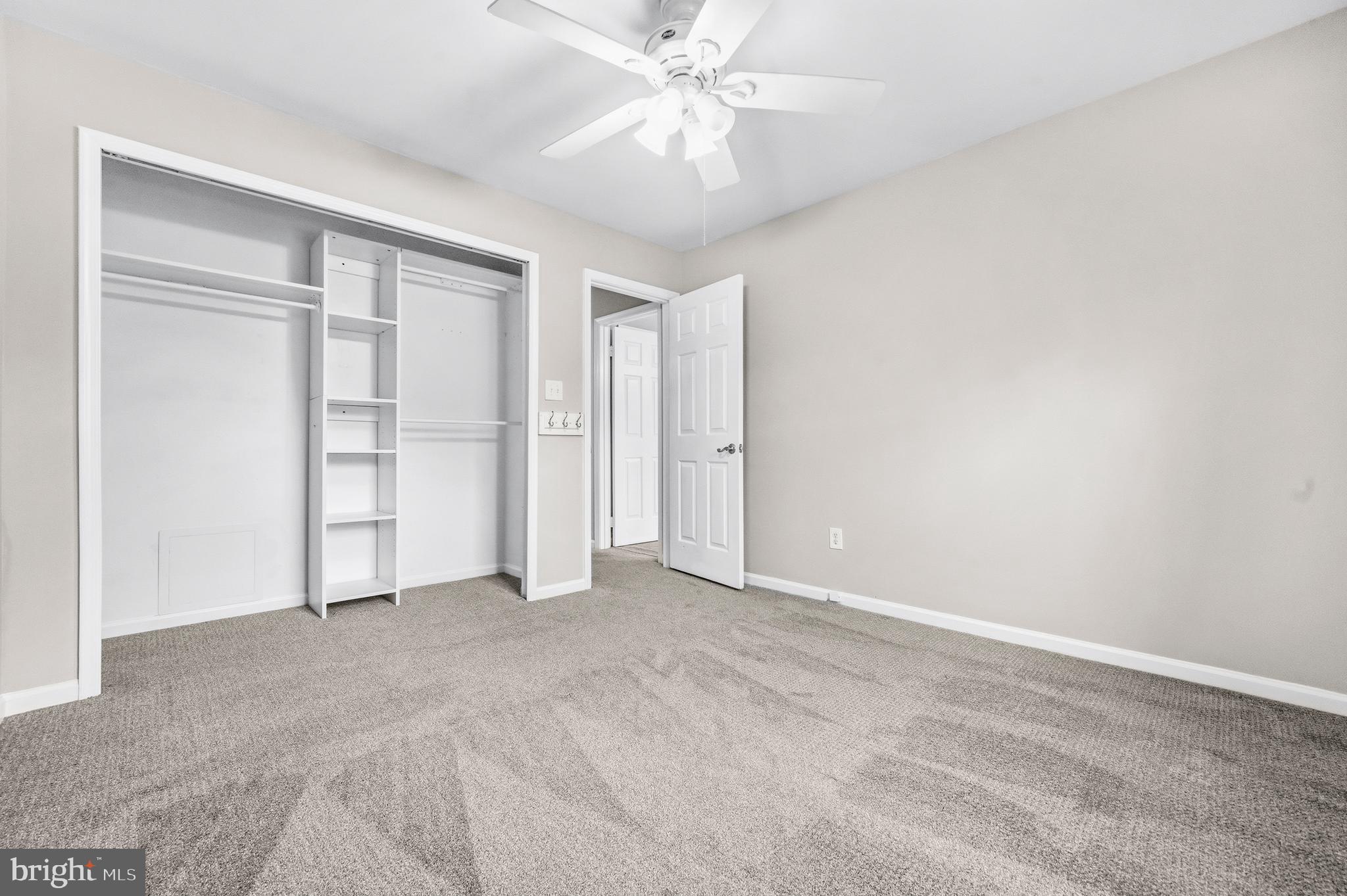 LONGWOOD KNOLLS - Residential