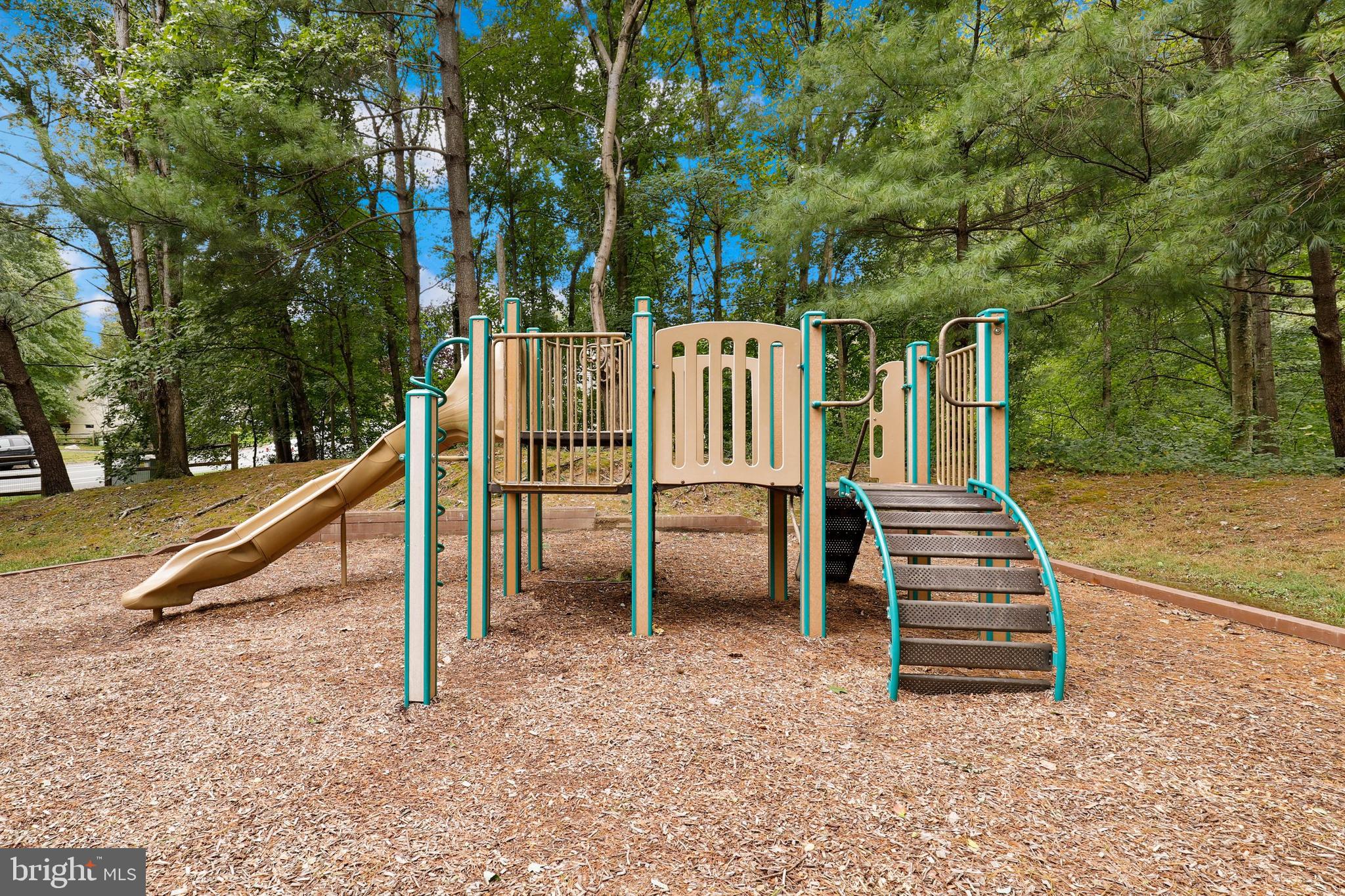 LONGWOOD KNOLLS - Residential