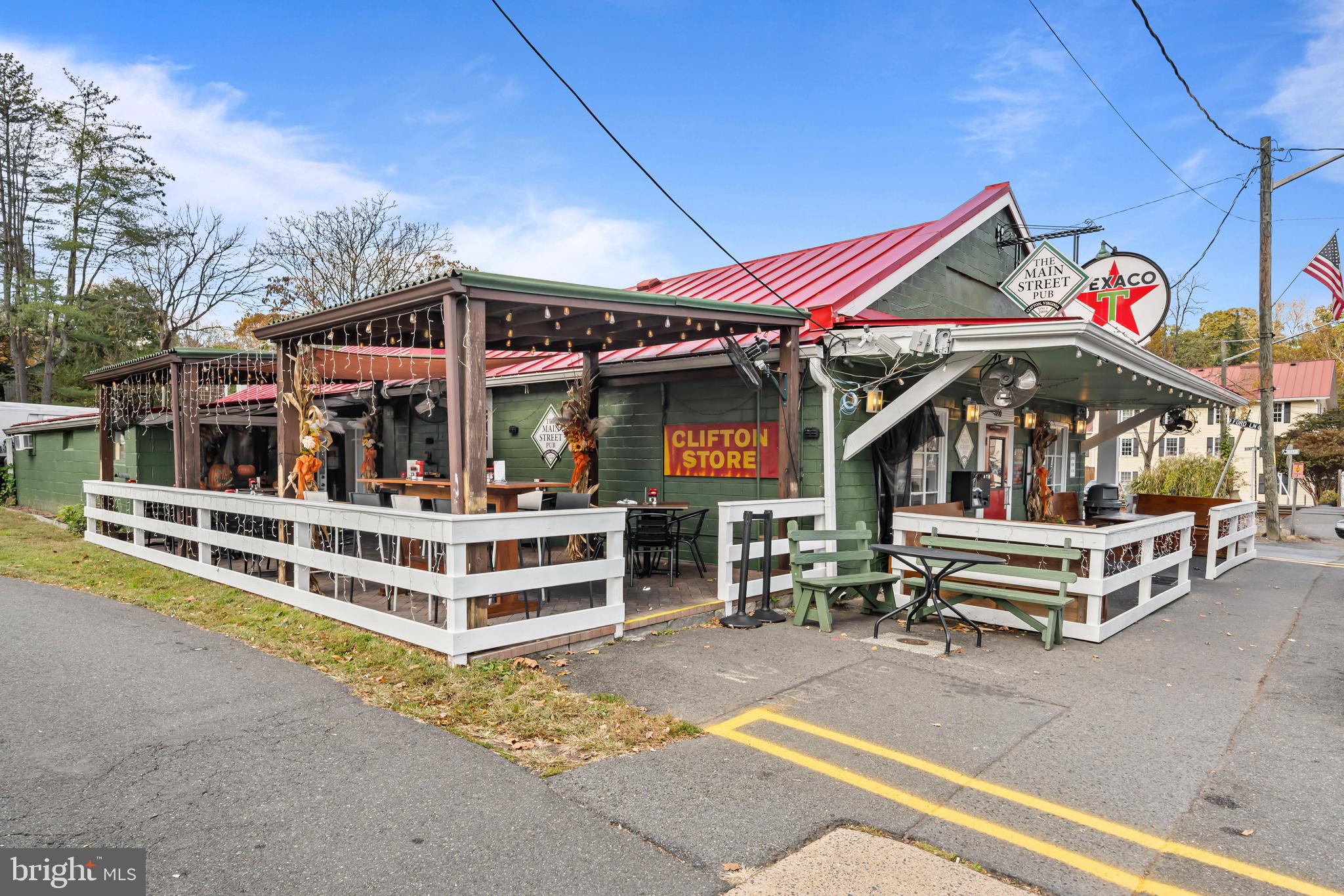 LONGWOOD KNOLLS - Residential