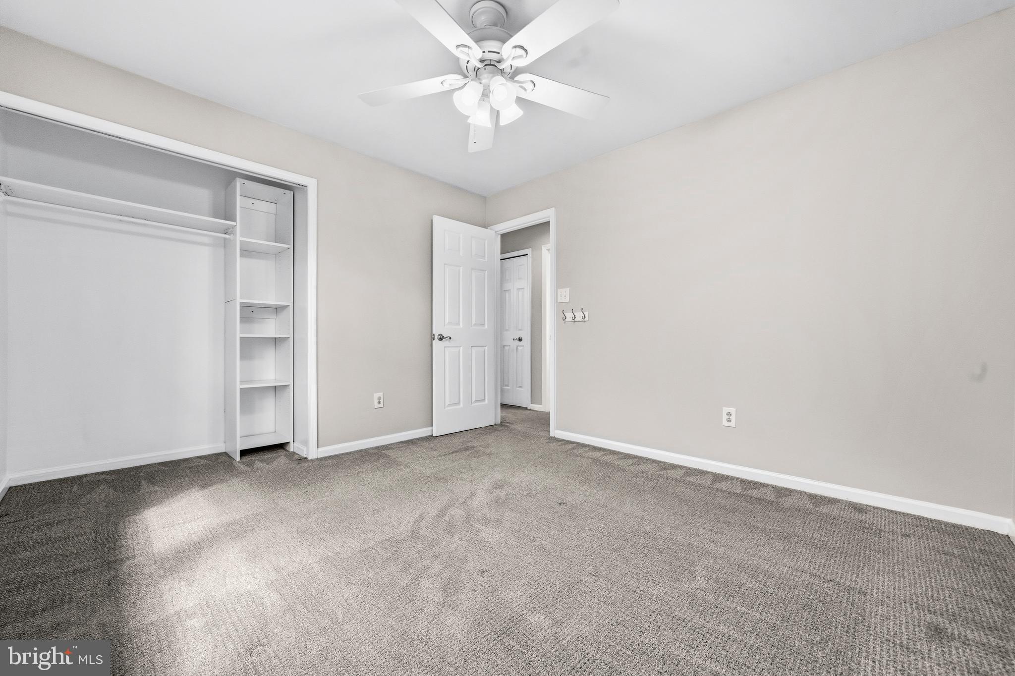 LONGWOOD KNOLLS - Residential