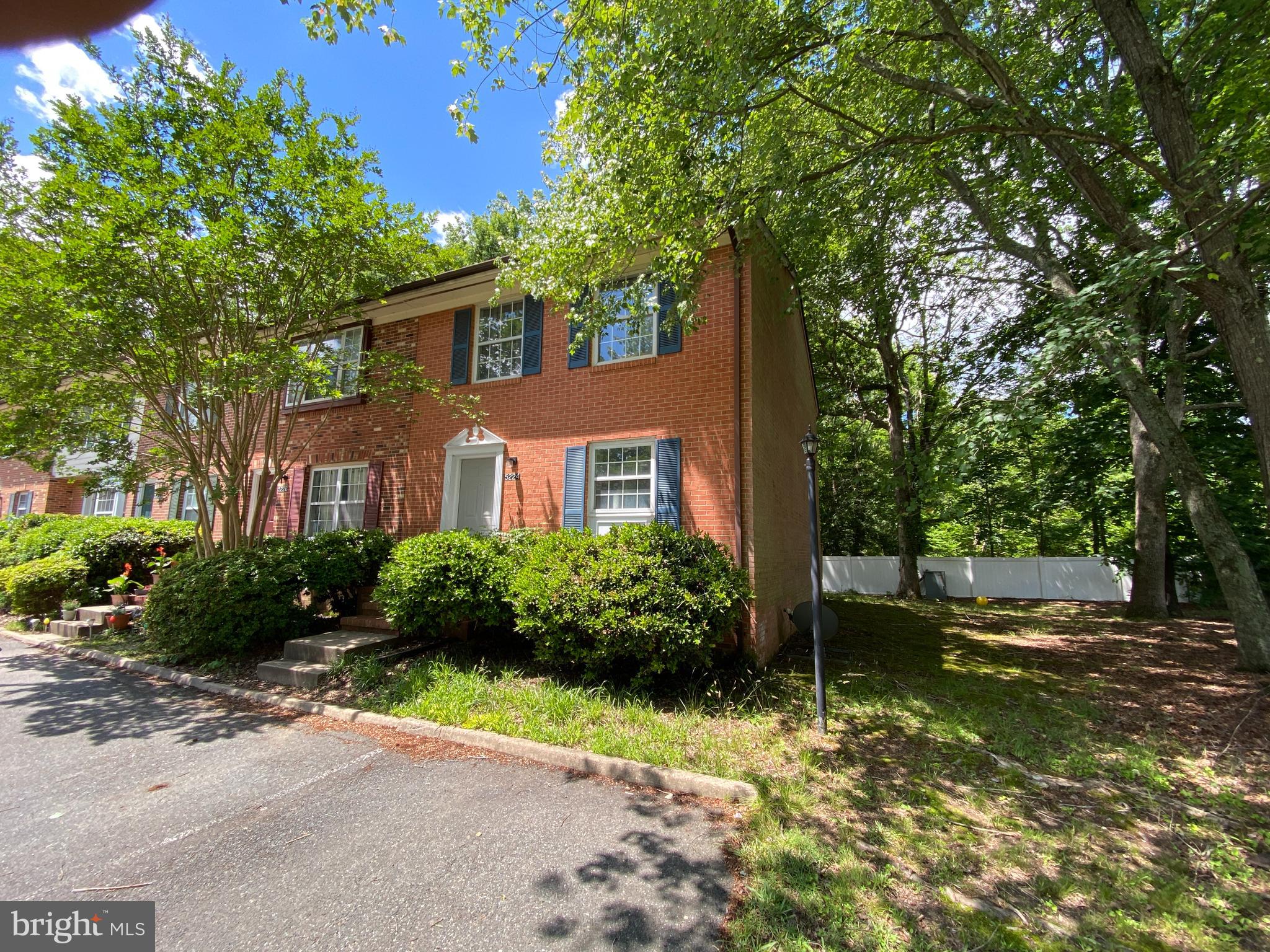 KINGS WOOD TOWNHOUSES - Residential Lease