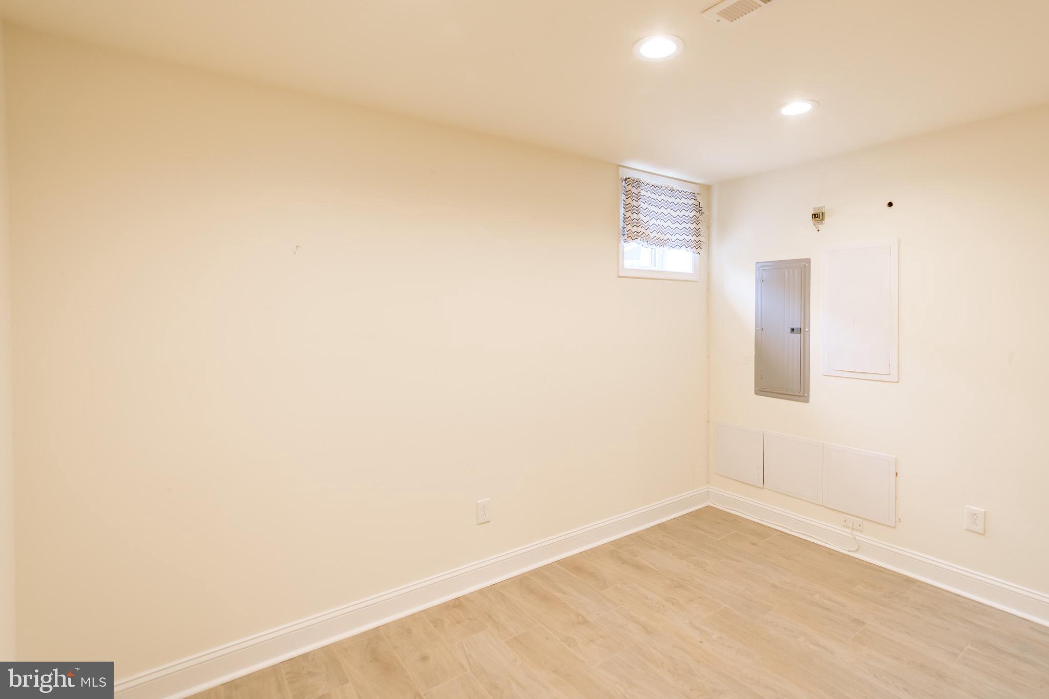 POINT BREEZE - Residential Lease