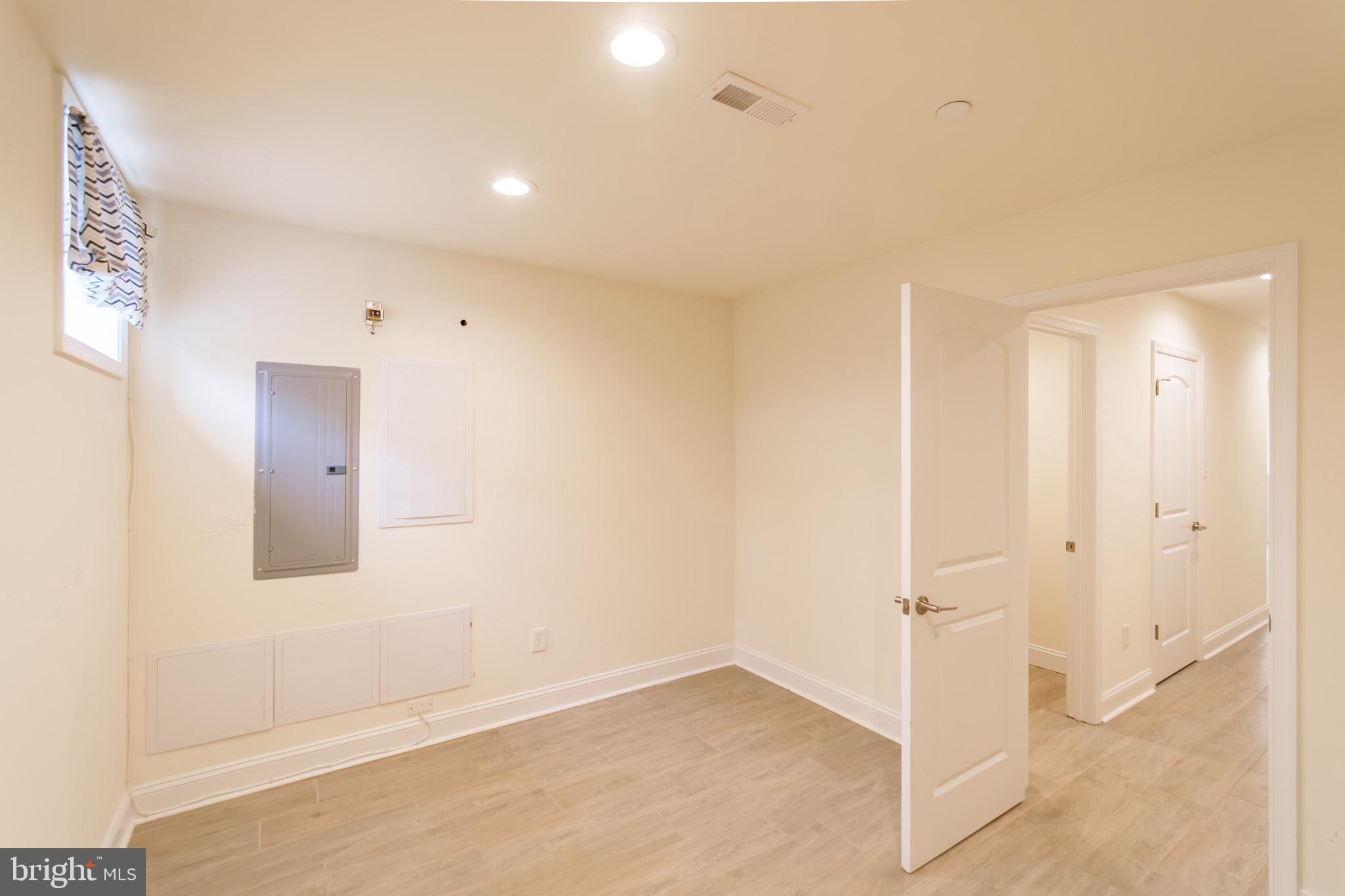 POINT BREEZE - Residential Lease