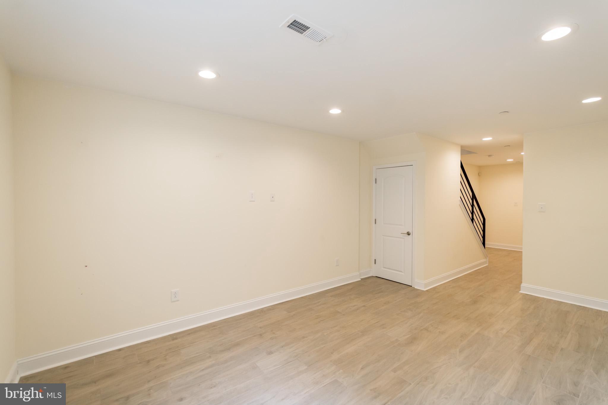 POINT BREEZE - Residential Lease