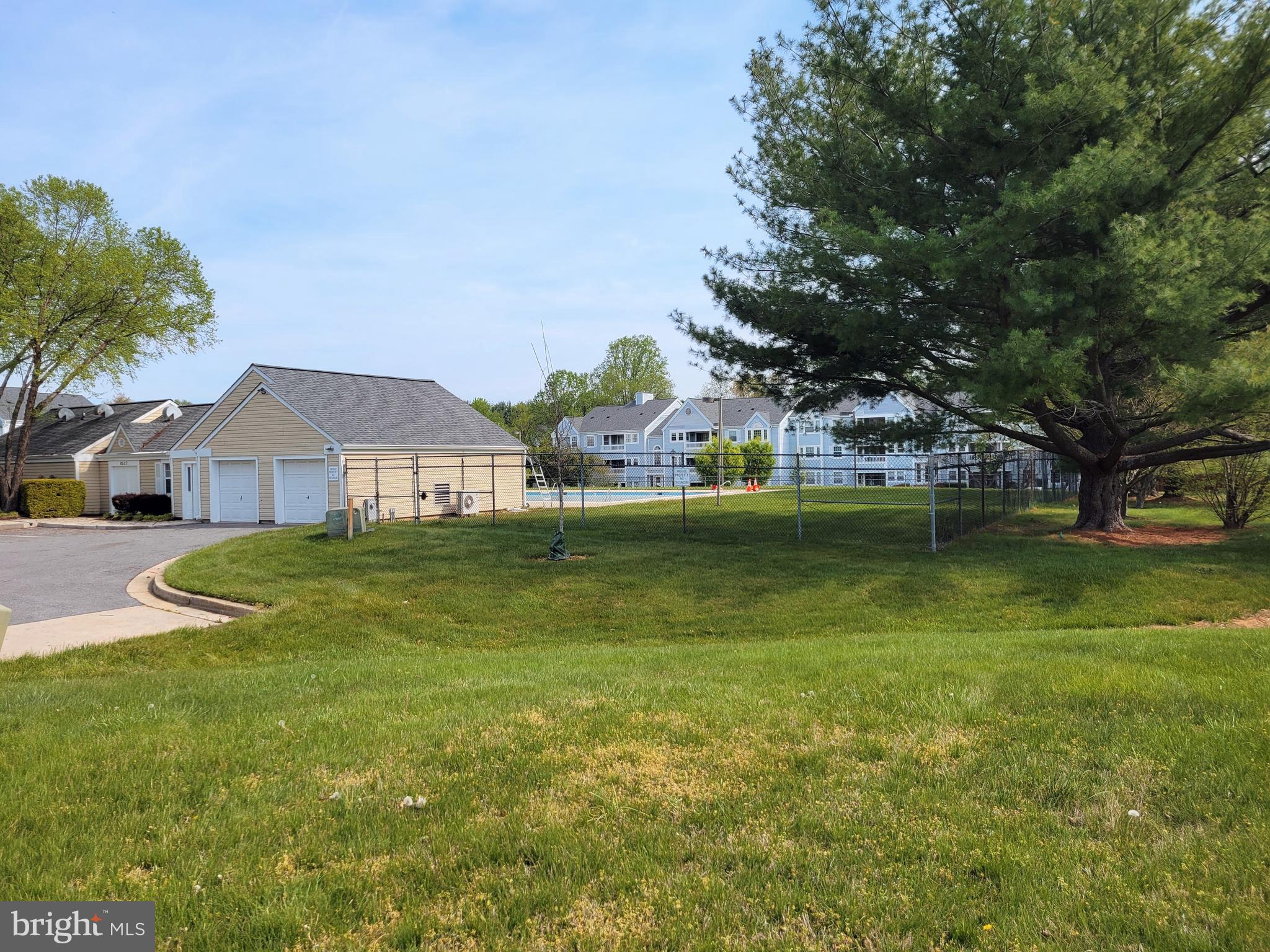 VILLAGE OF MONTGOMERY RUN - Residential Lease