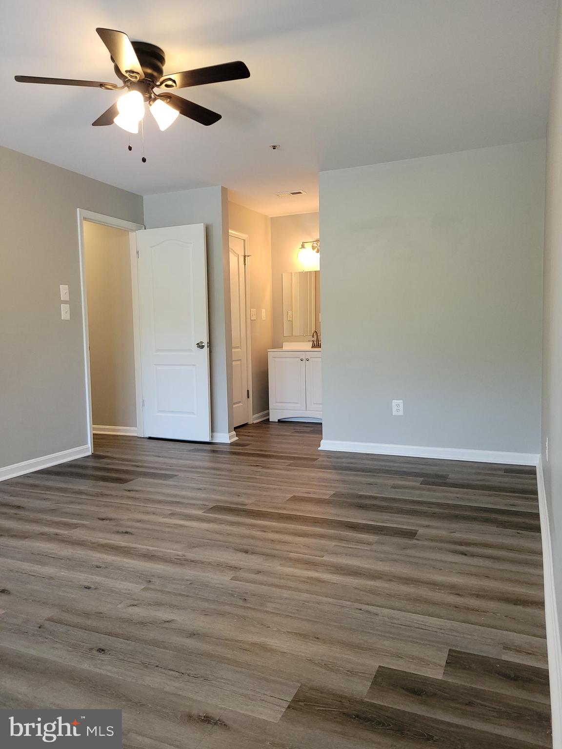 VILLAGE OF MONTGOMERY RUN - Residential Lease