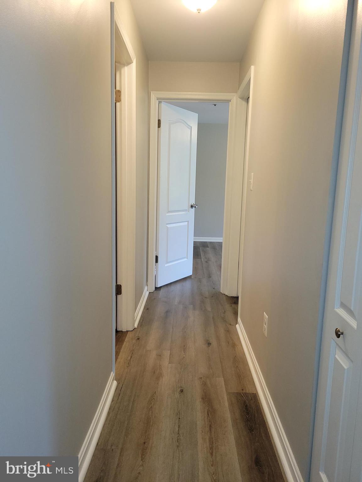 VILLAGE OF MONTGOMERY RUN - Residential Lease