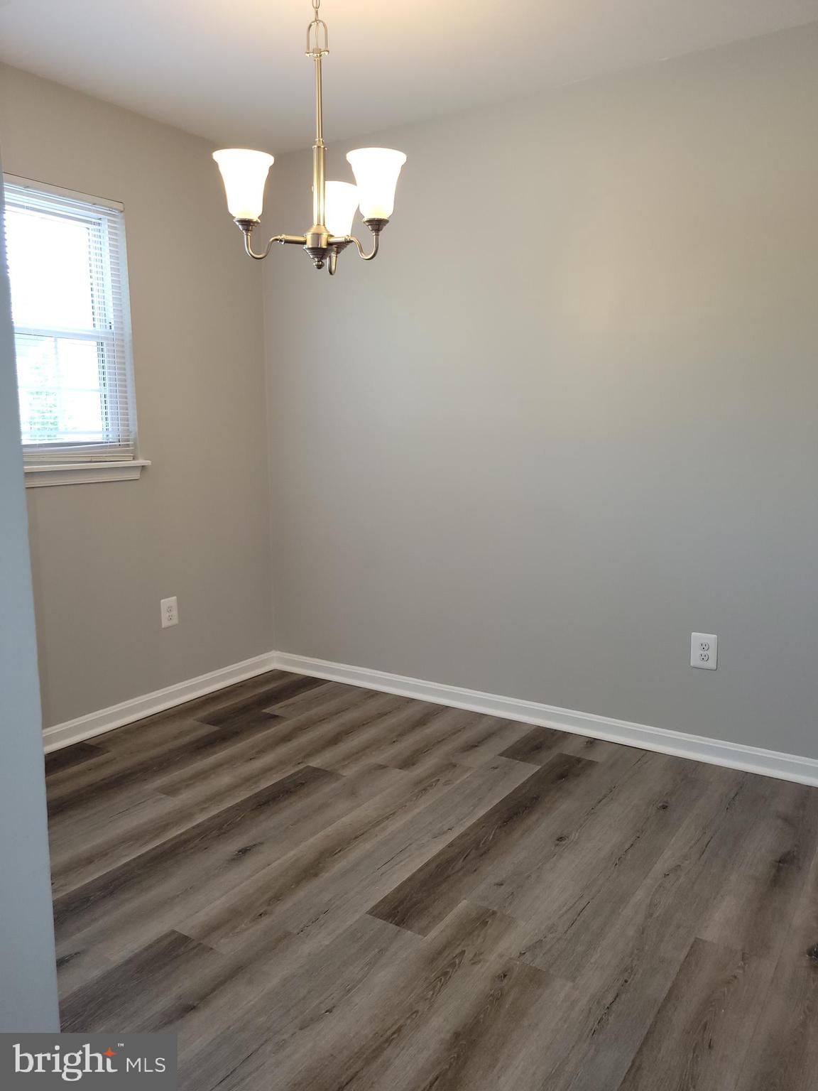 VILLAGE OF MONTGOMERY RUN - Residential Lease