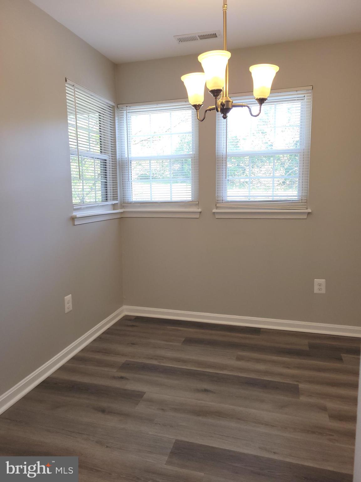 VILLAGE OF MONTGOMERY RUN - Residential Lease