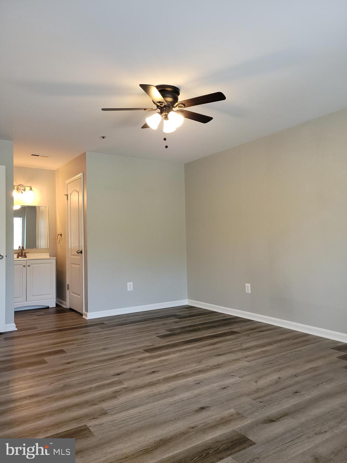 VILLAGE OF MONTGOMERY RUN - Residential Lease