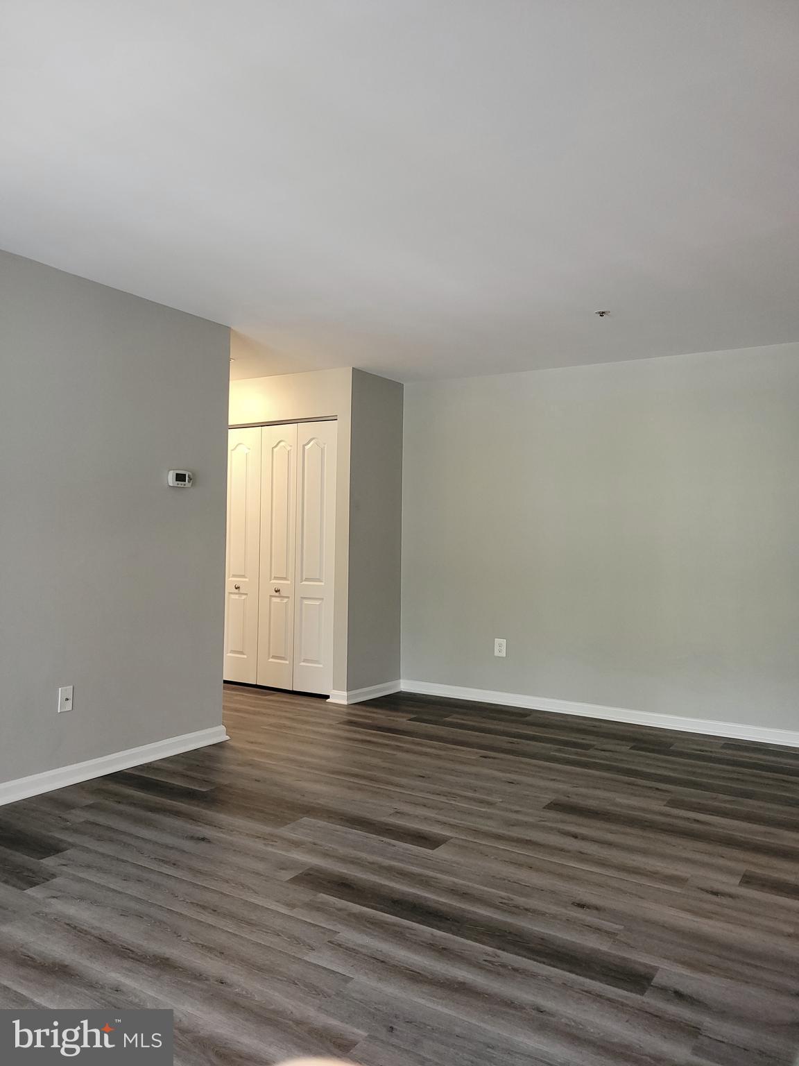 VILLAGE OF MONTGOMERY RUN - Residential Lease