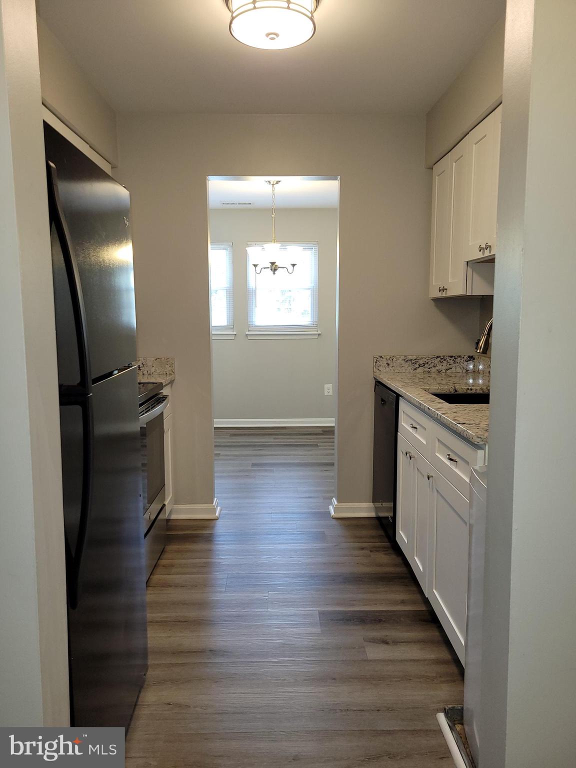 VILLAGE OF MONTGOMERY RUN - Residential Lease