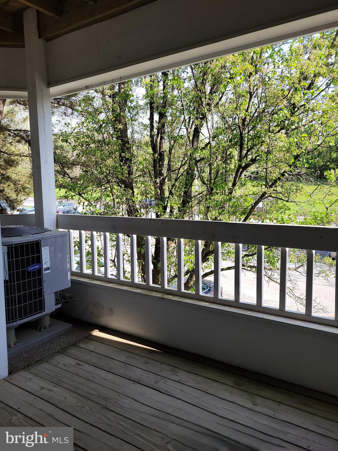 VILLAGE OF MONTGOMERY RUN - Residential Lease