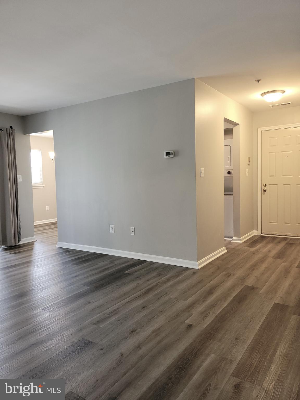 VILLAGE OF MONTGOMERY RUN - Residential Lease