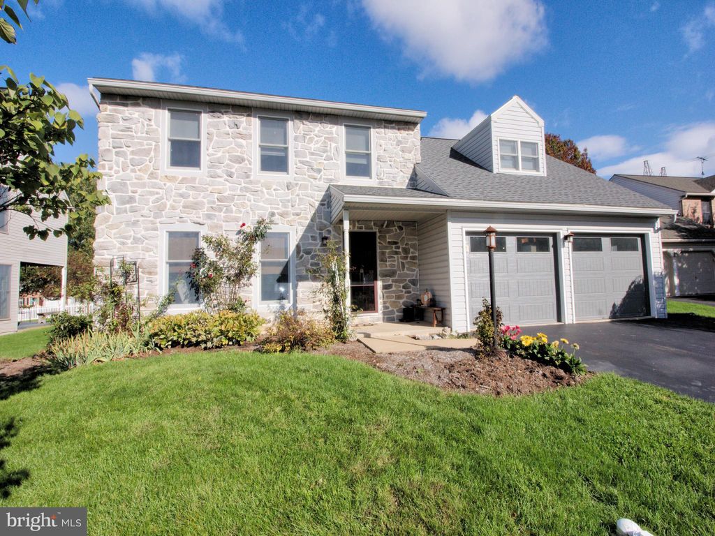 Photo of 531 Royal Tern, Lititz, PA 17543 (MLS # PALA2042486)