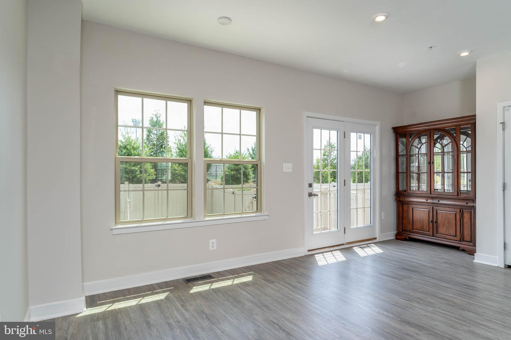 OAKDALE VILLAGE - Residential Lease