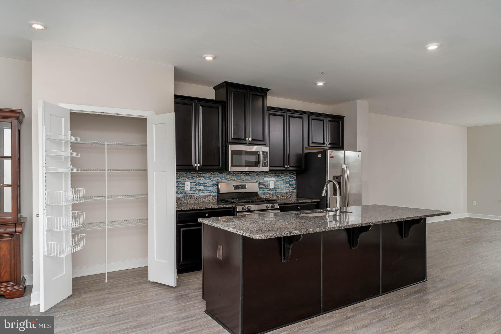 OAKDALE VILLAGE - Residential Lease