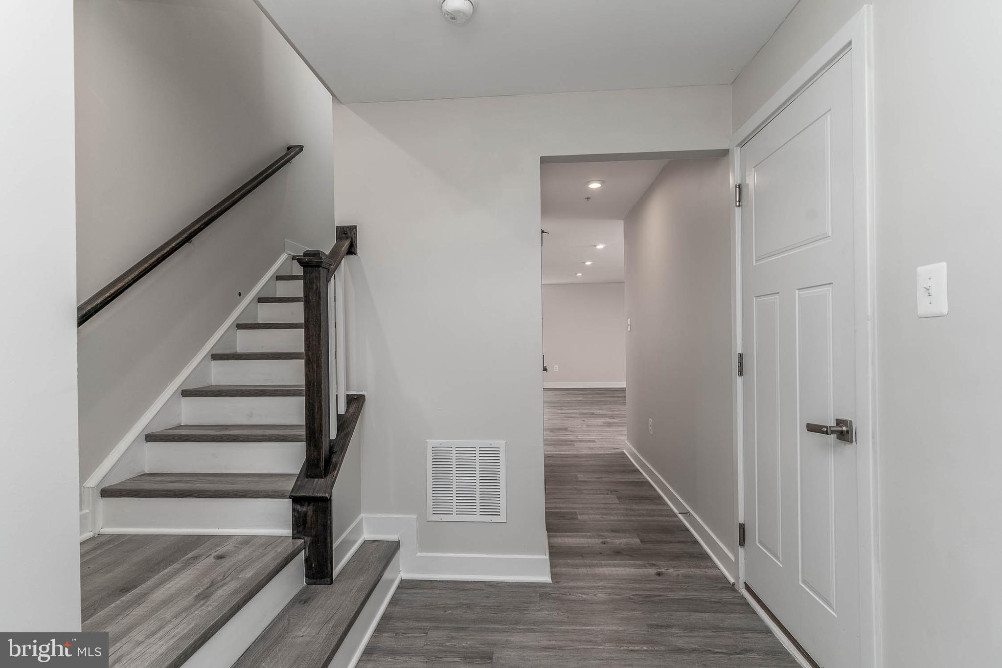 OAKDALE VILLAGE - Residential Lease