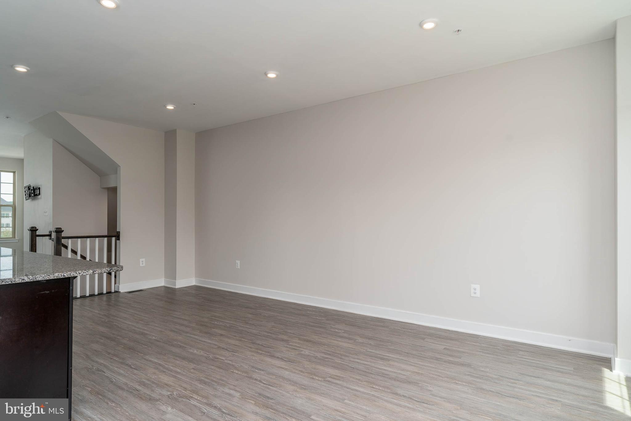 OAKDALE VILLAGE - Residential Lease