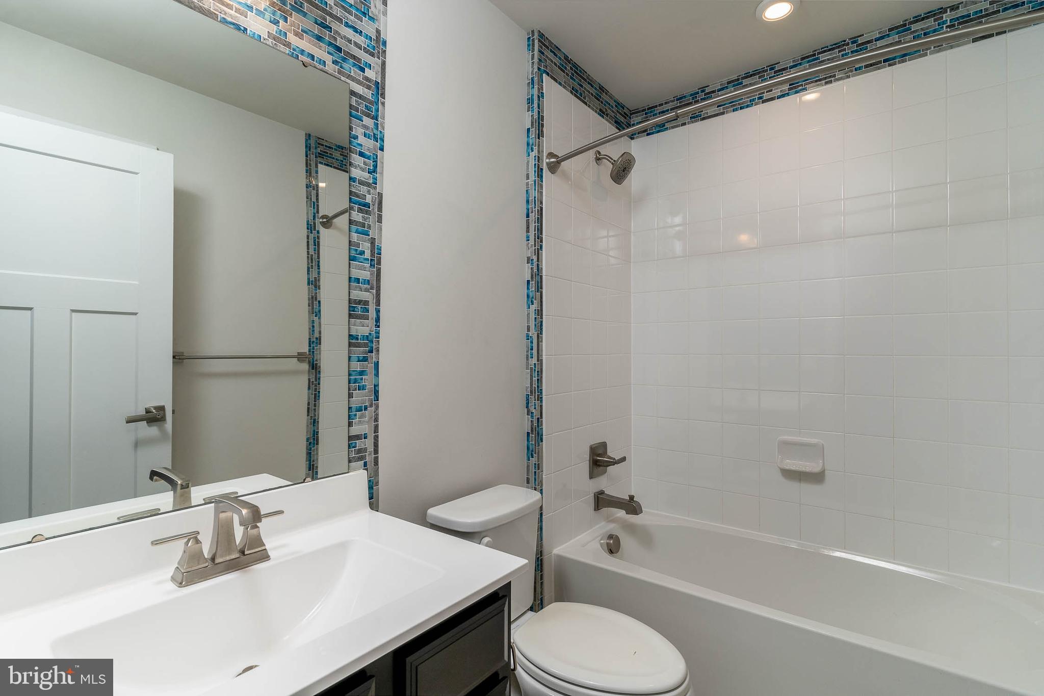 OAKDALE VILLAGE - Residential Lease