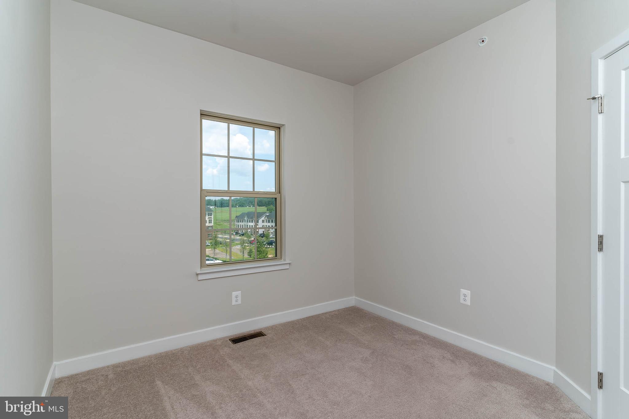 OAKDALE VILLAGE - Residential Lease