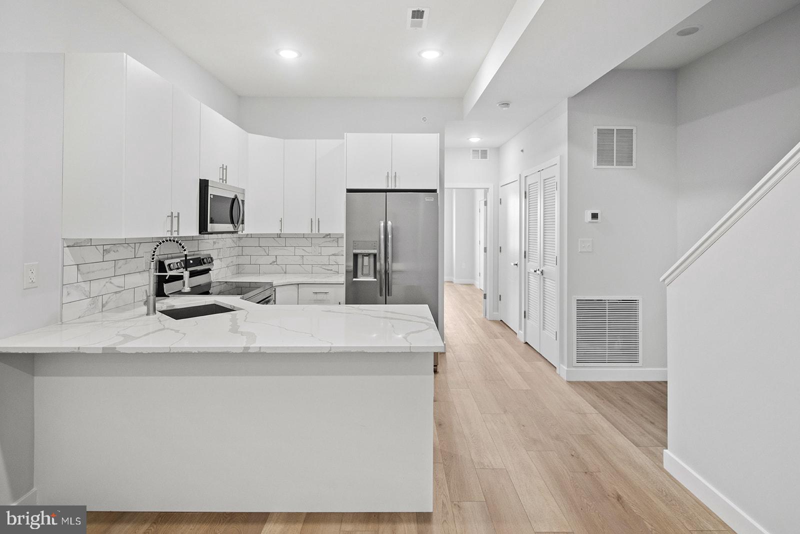 OLDE KENSINGTON - Residential