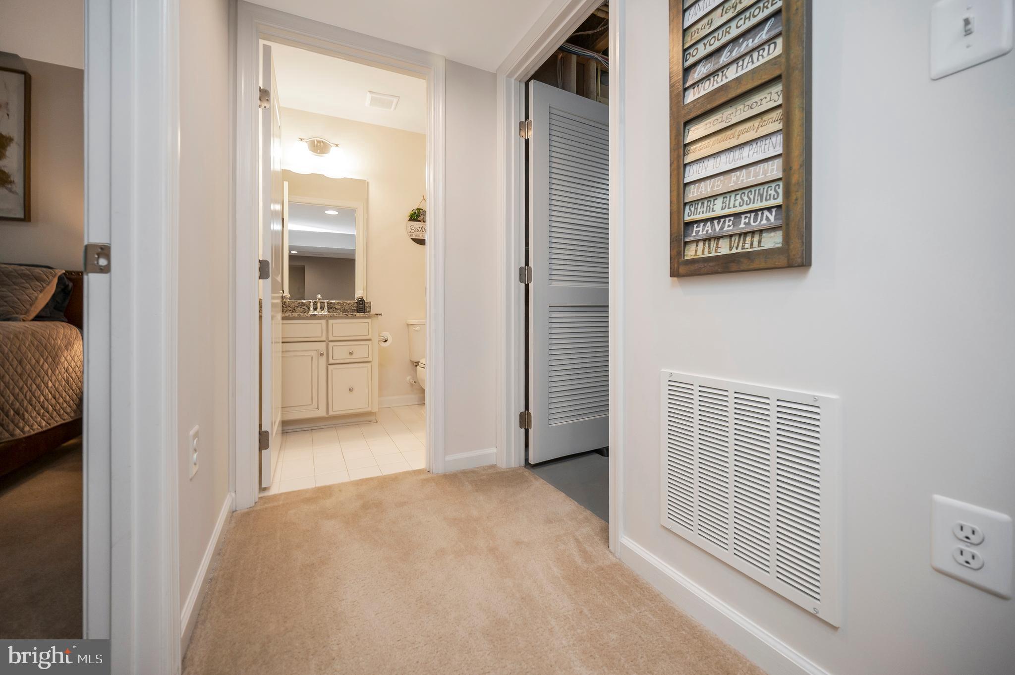 THE VILLAGE AT COURTHOUSE COMMONS - Residential