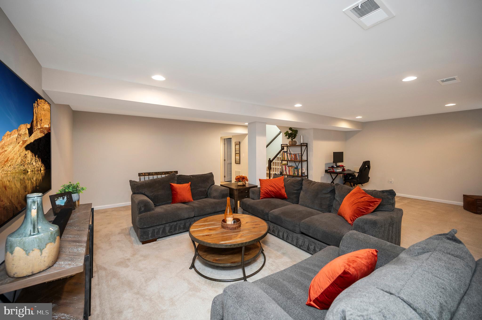 THE VILLAGE AT COURTHOUSE COMMONS - Residential