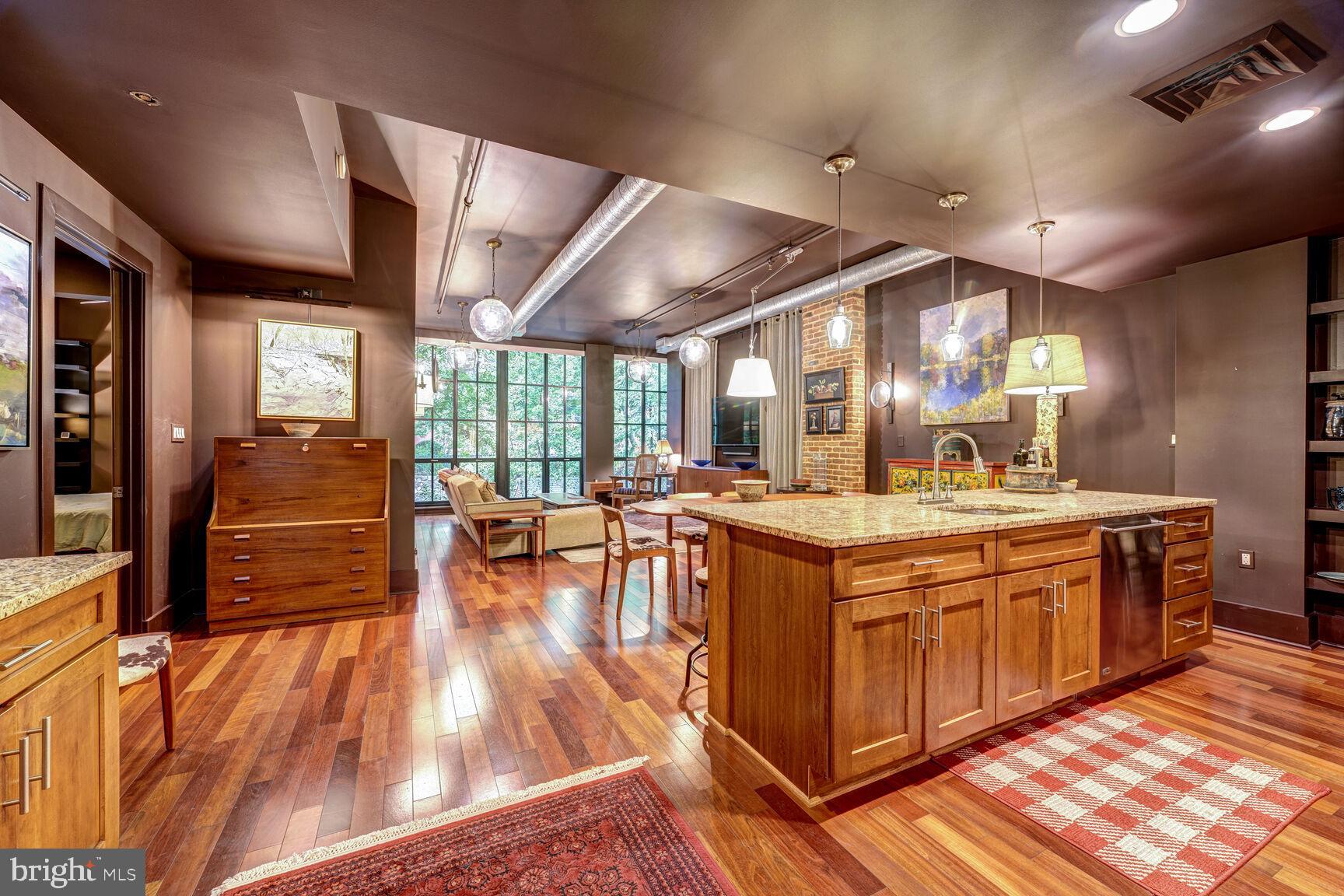 1615 N QUEEN STREET M303