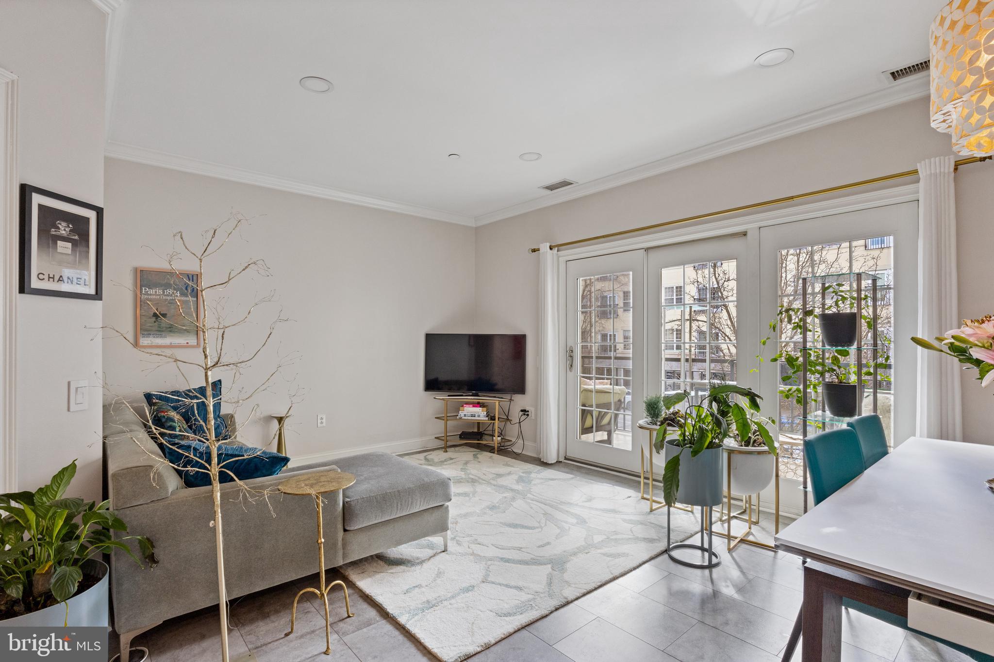 NAVAL SQUARE - Residential