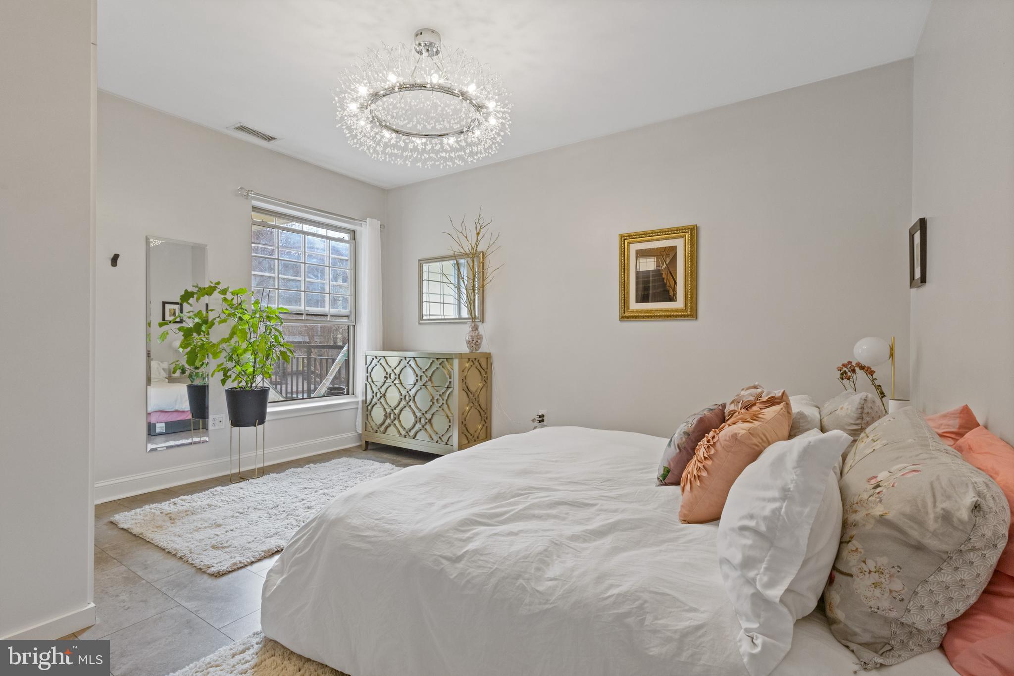 NAVAL SQUARE - Residential