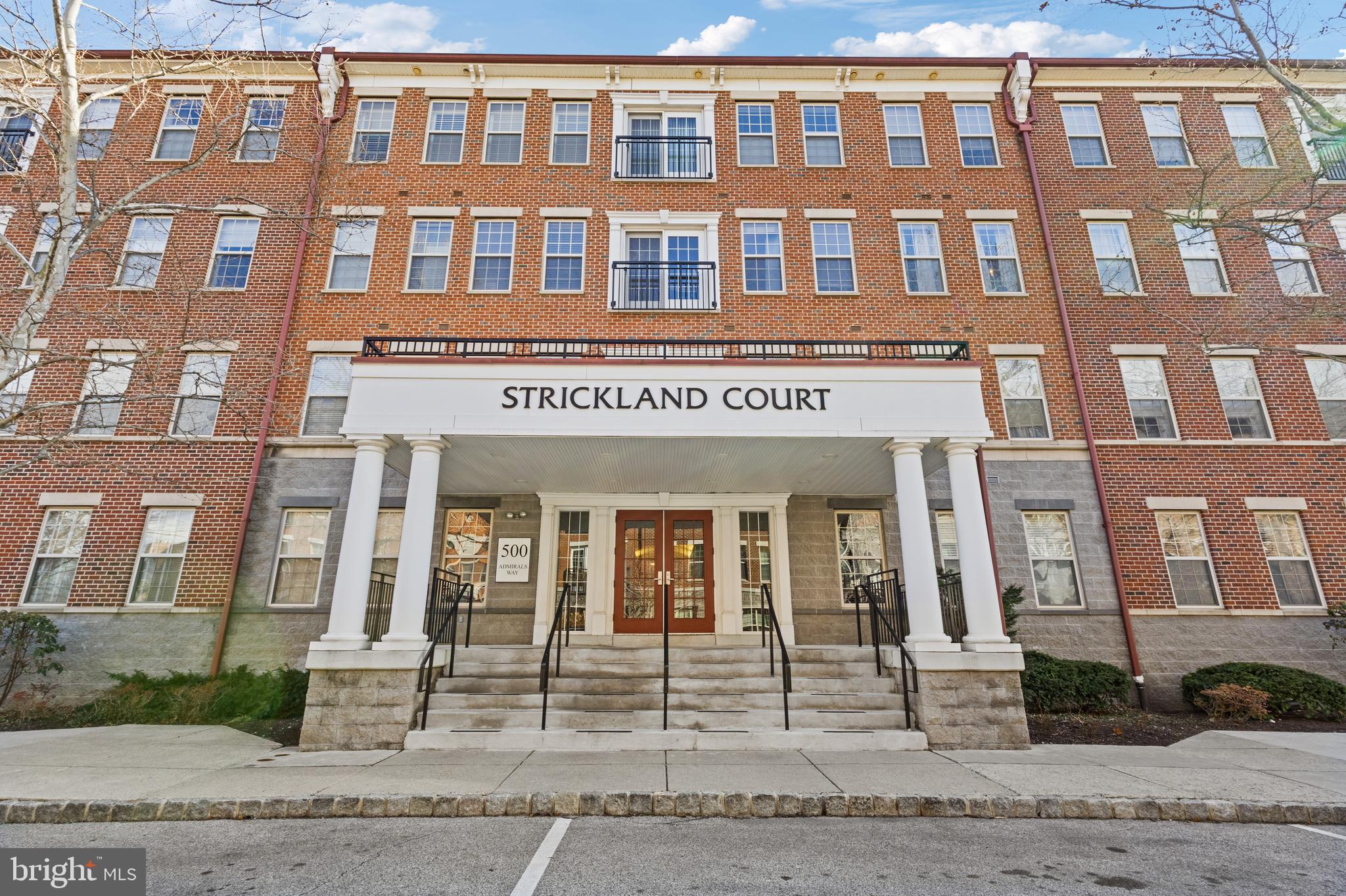 NAVAL SQUARE - Residential