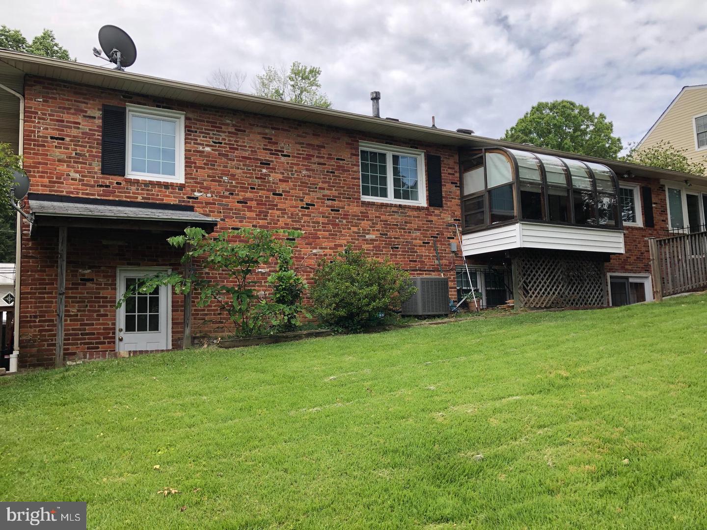 RIVERCREST - Residential Lease