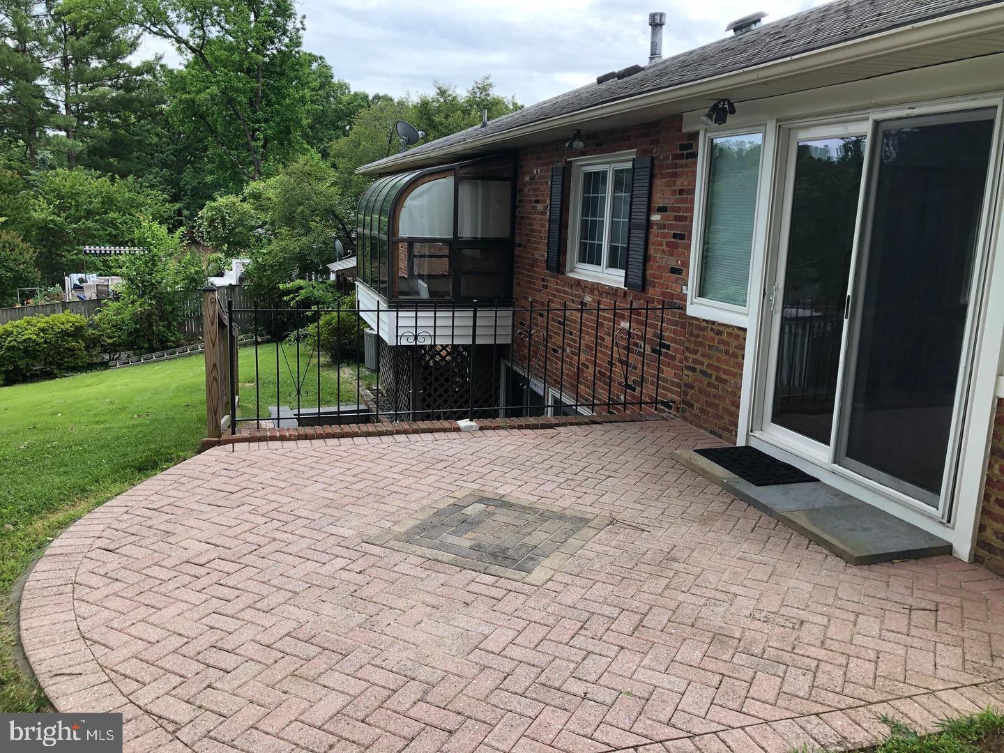 RIVERCREST - Residential Lease