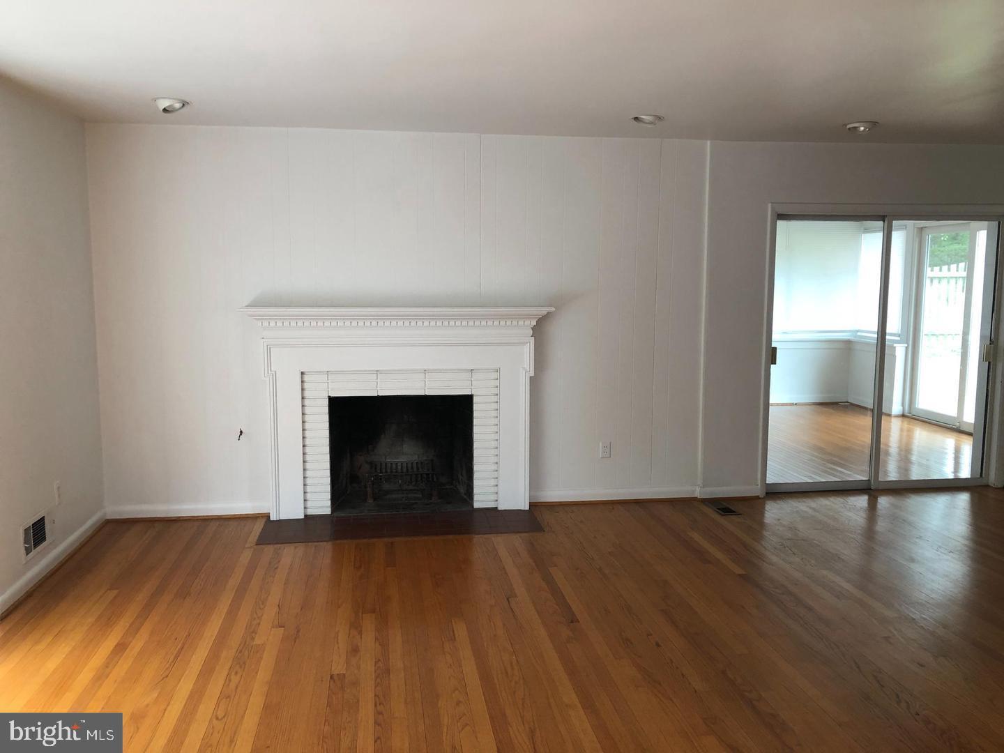 RIVERCREST - Residential Lease