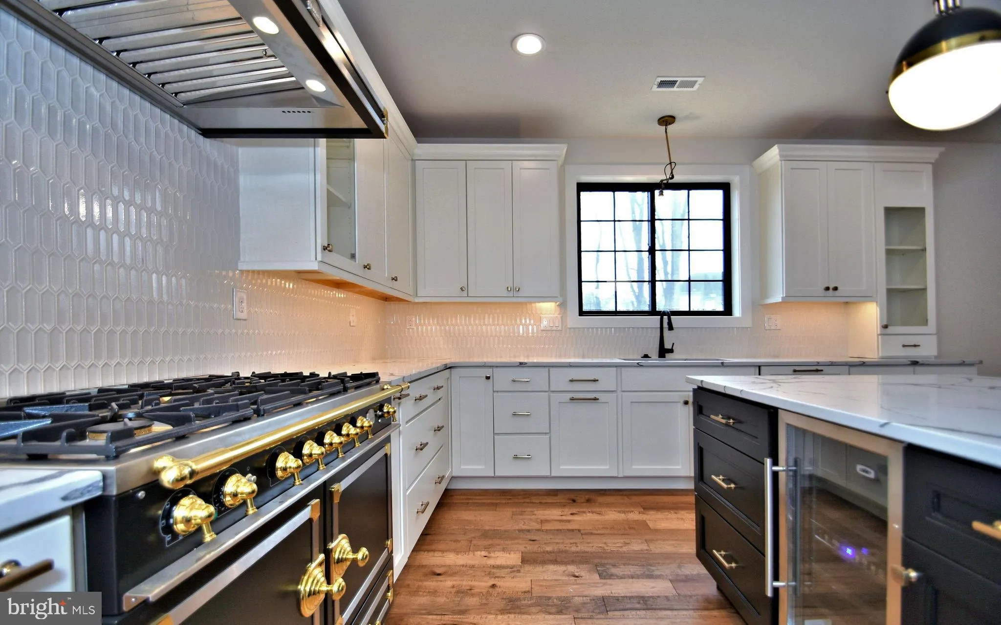 Conshohocken, Pennsylvania 19428, United States, 3 Bedrooms Bedrooms, ,3 BathroomsBathrooms,Residential,Pending,64639