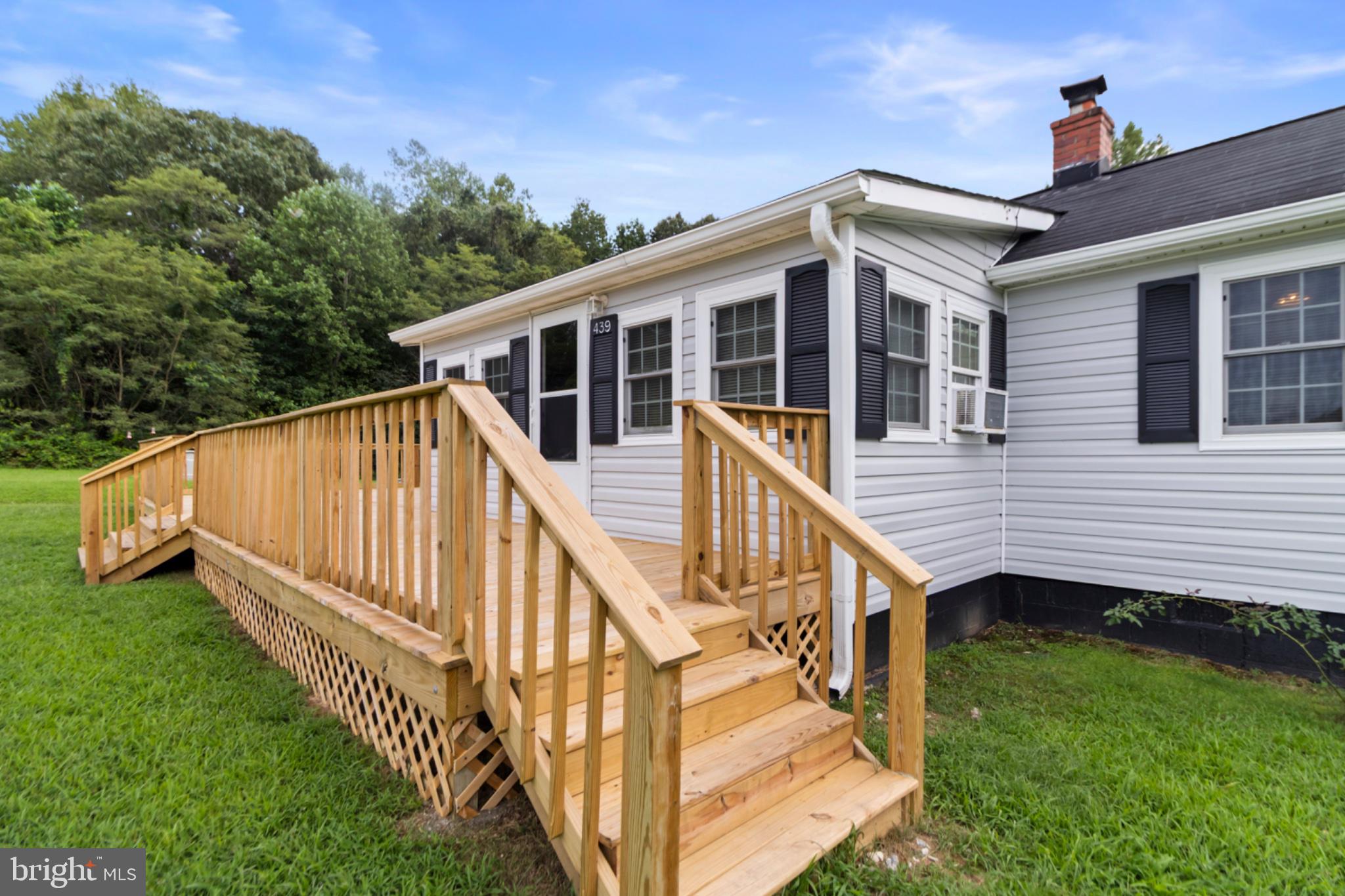 439 SONNET LANE