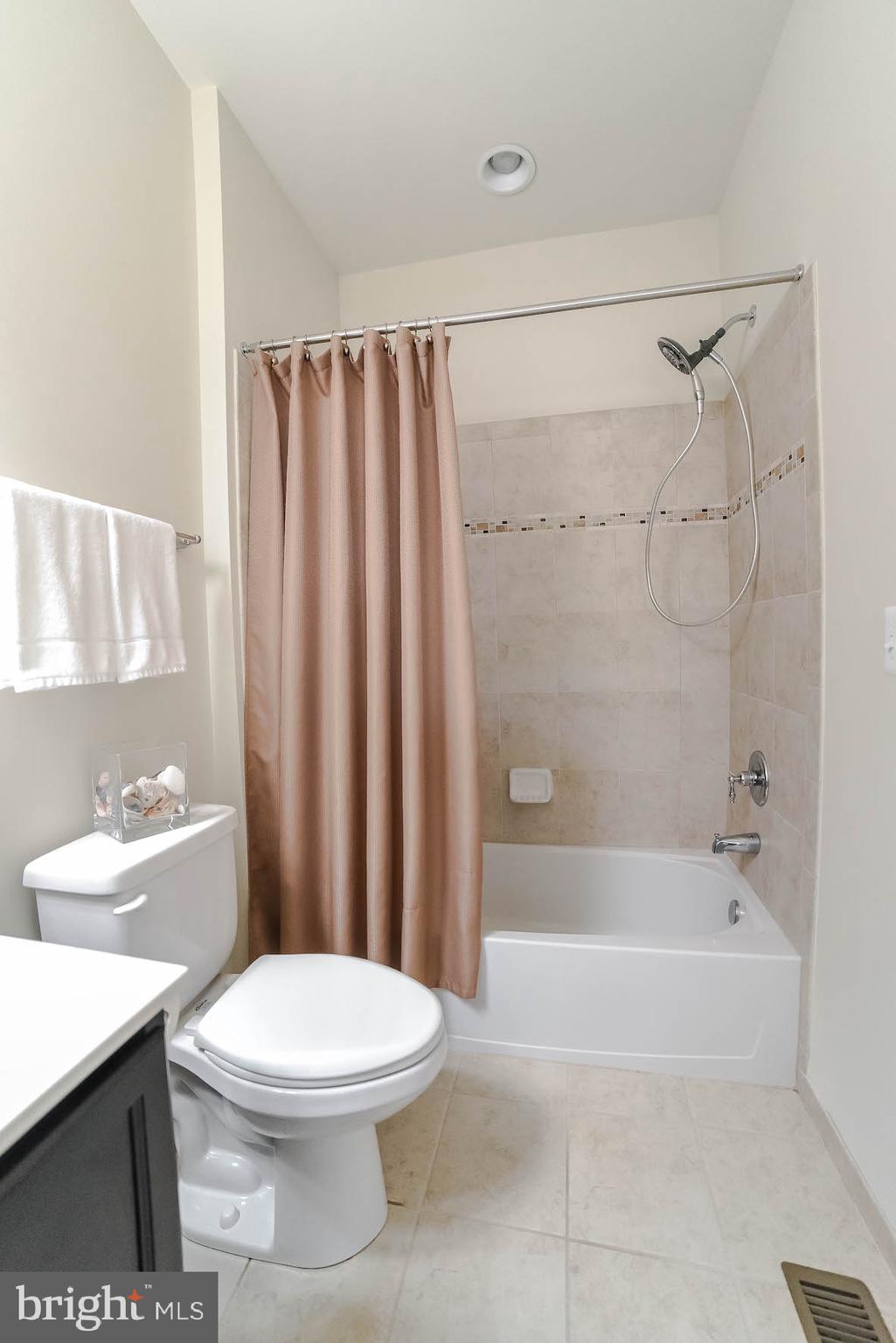 THE VILLAGES OF STEEPLECHASE - Residential