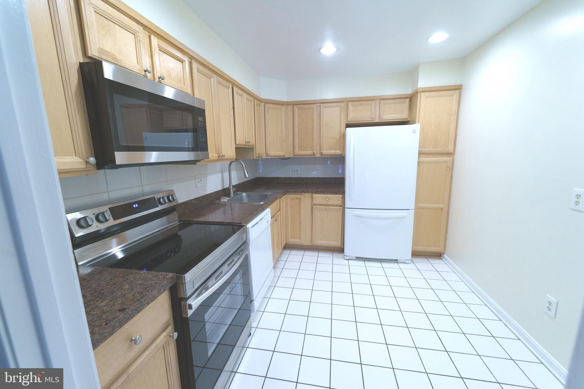 WHEATON TOWNE - Residential Lease