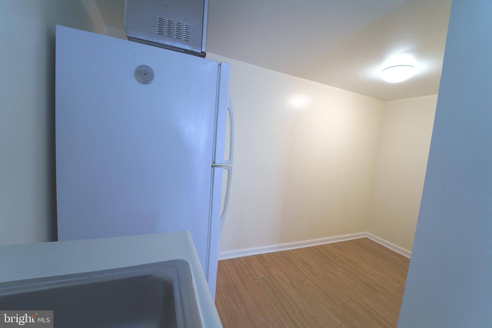 WHEATON TOWNE - Residential Lease