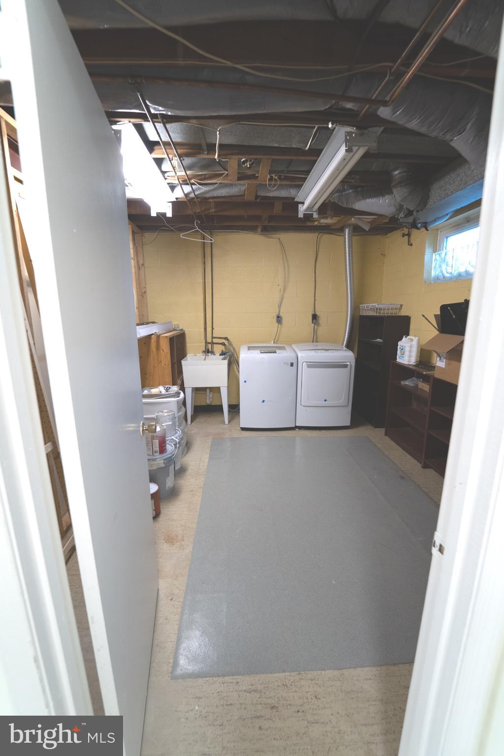 WHEATON TOWNE - Residential Lease