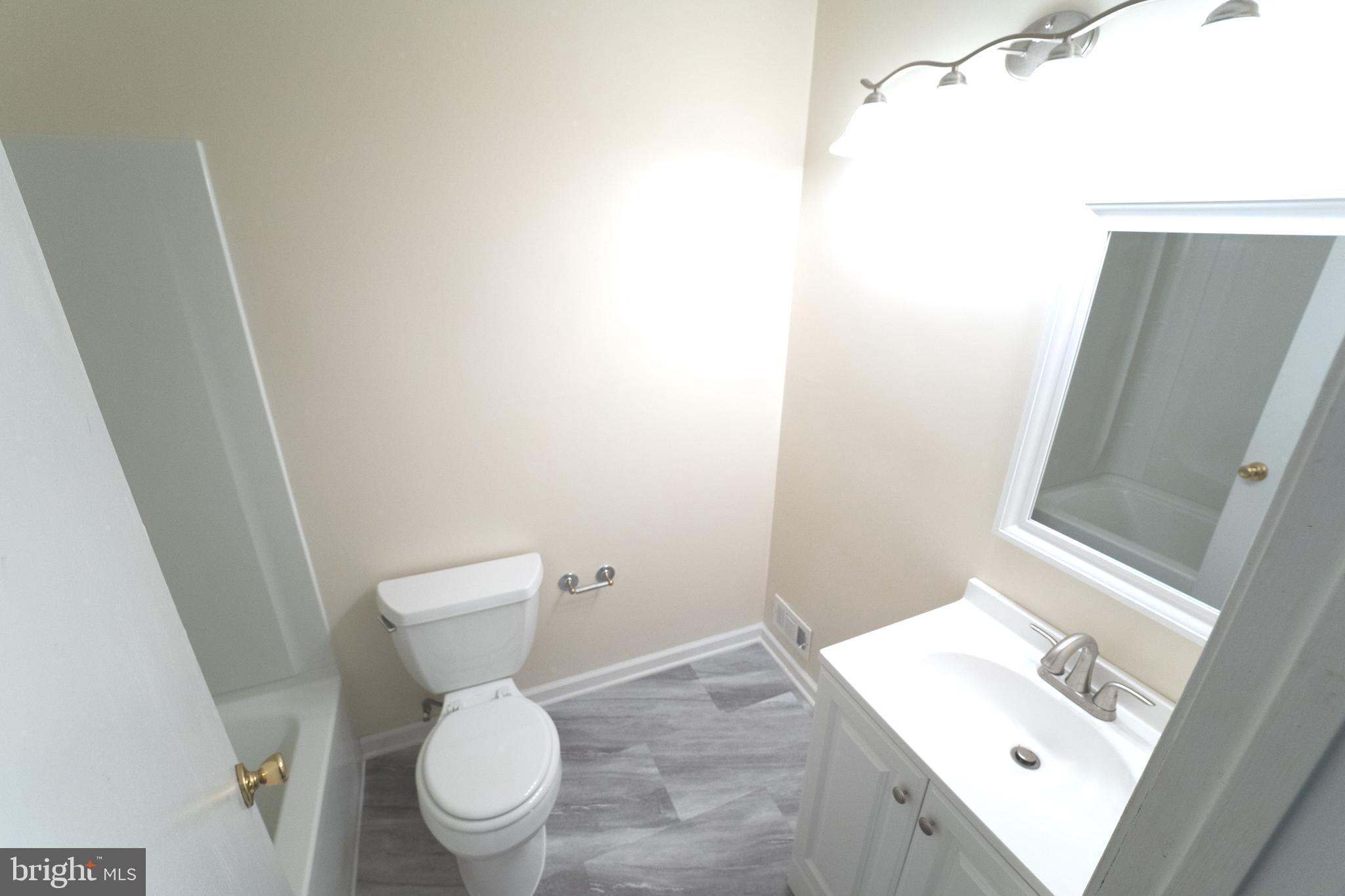 WHEATON TOWNE - Residential Lease