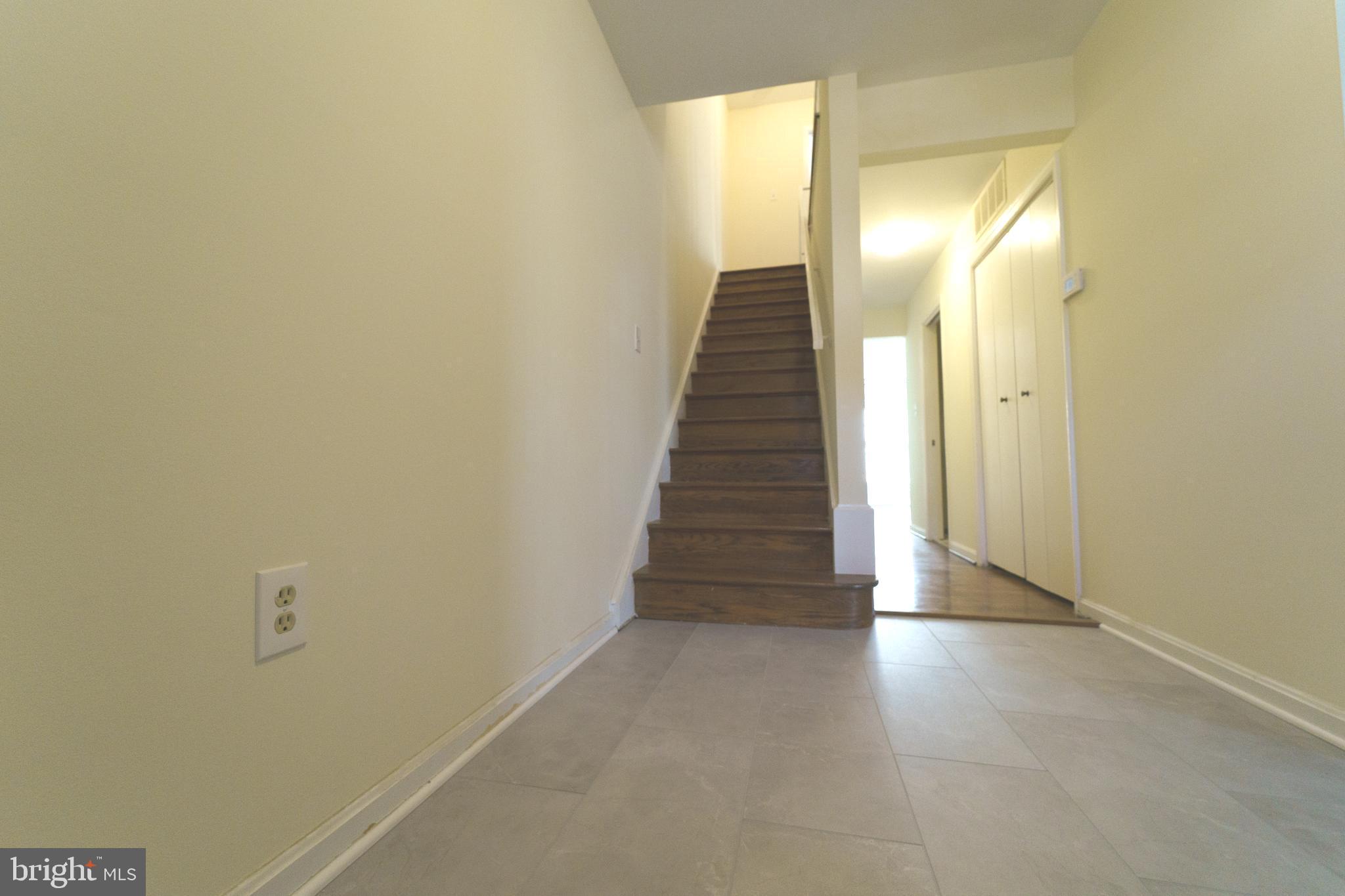 WHEATON TOWNE - Residential Lease