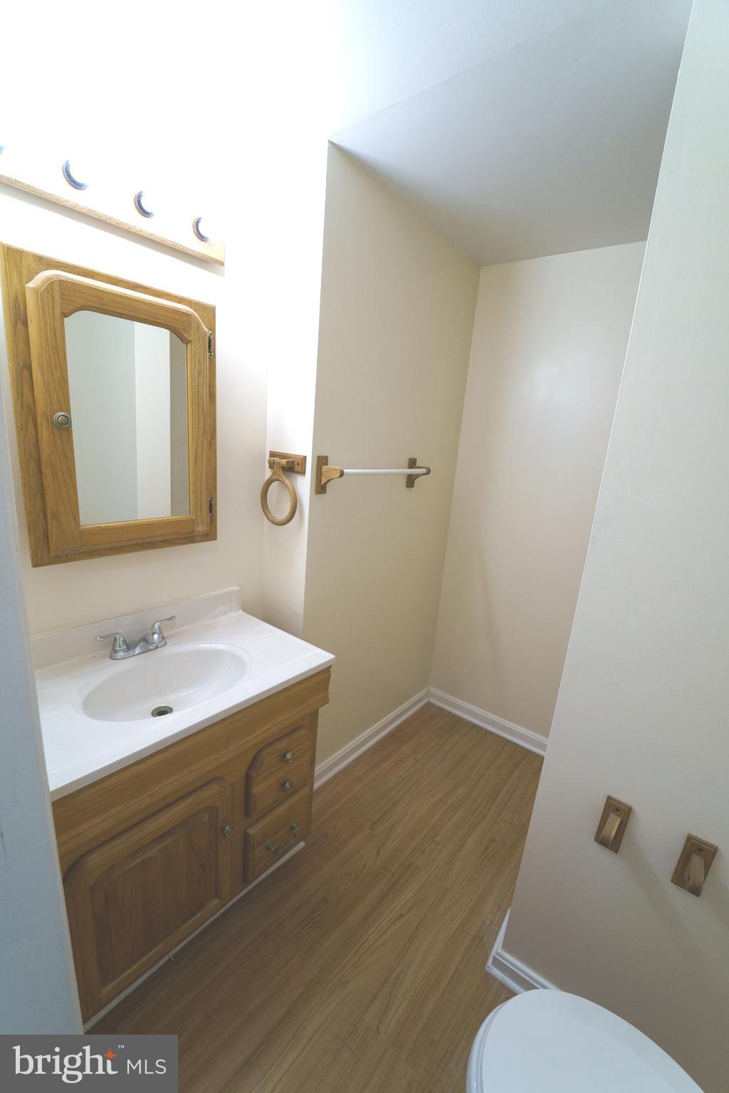 WHEATON TOWNE - Residential Lease