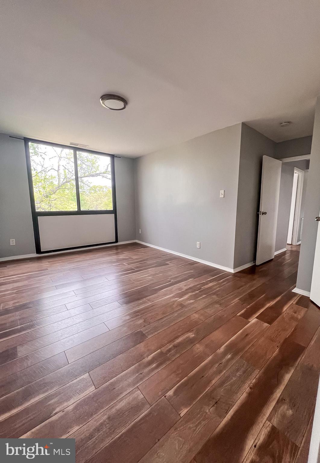 SAXONY SQUARE - Residential