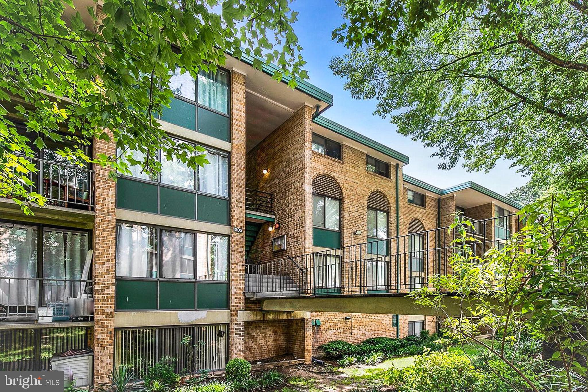 SAXONY SQUARE - Residential