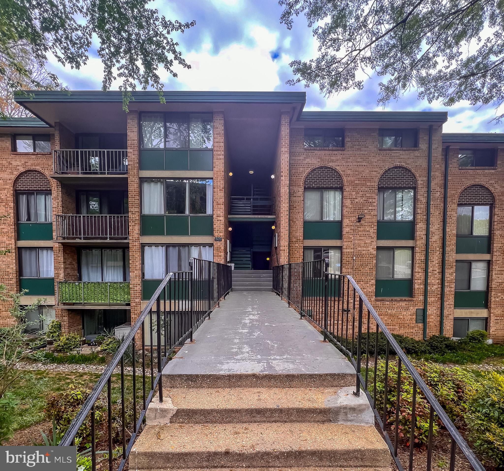 SAXONY SQUARE - Residential