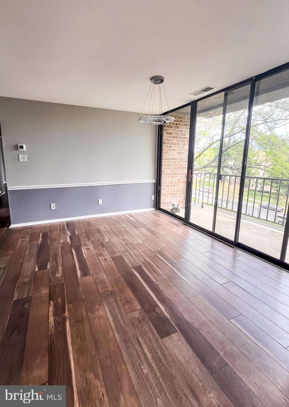 SAXONY SQUARE - Residential