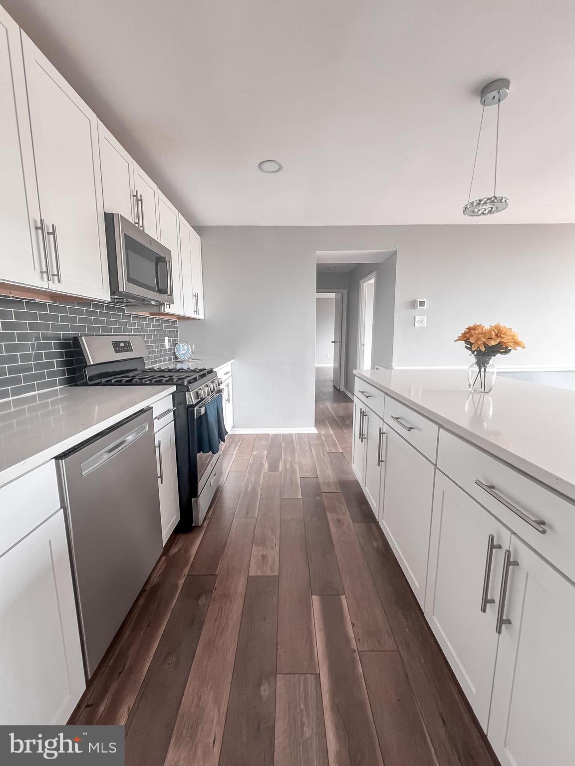 SAXONY SQUARE - Residential