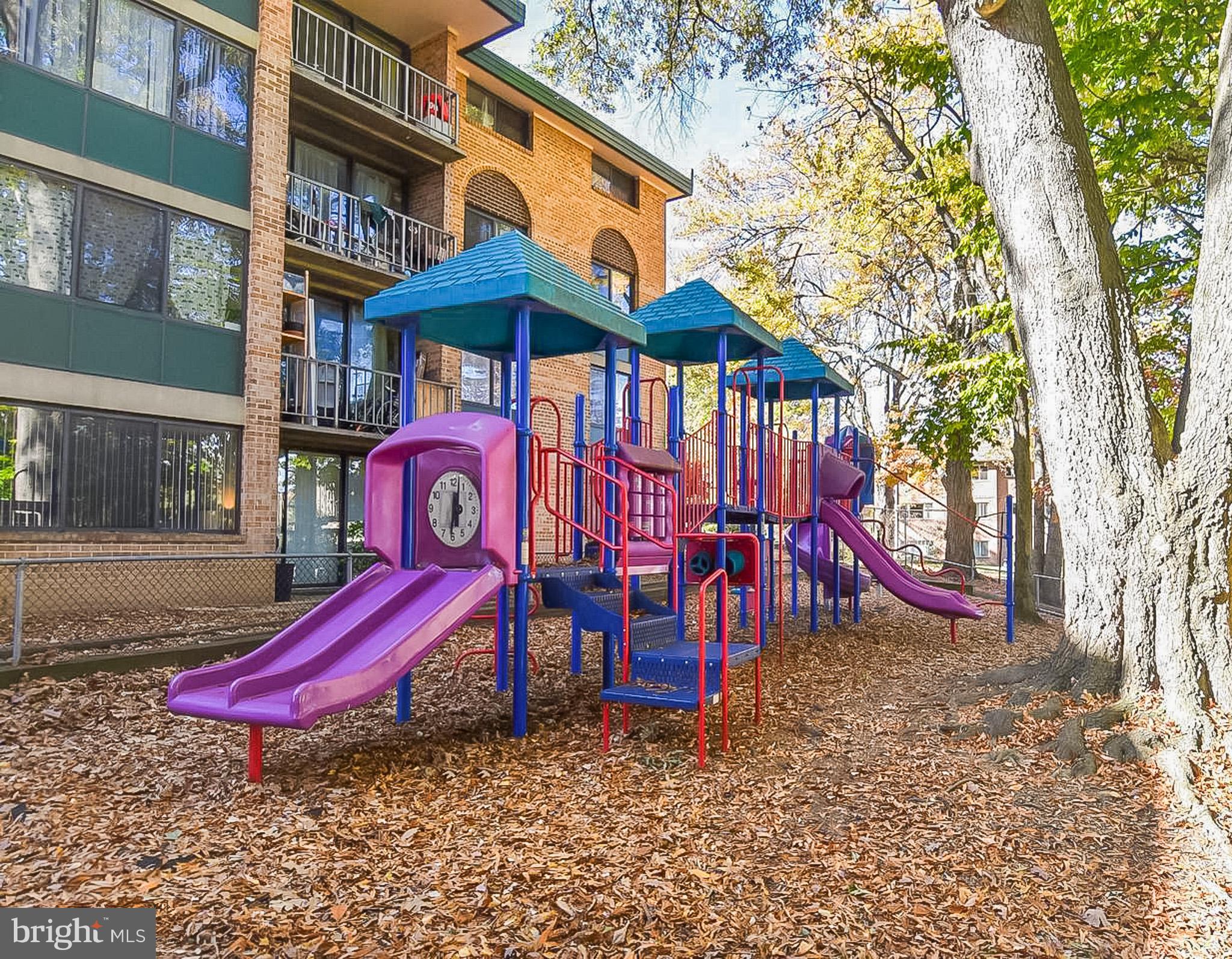 SAXONY SQUARE - Residential